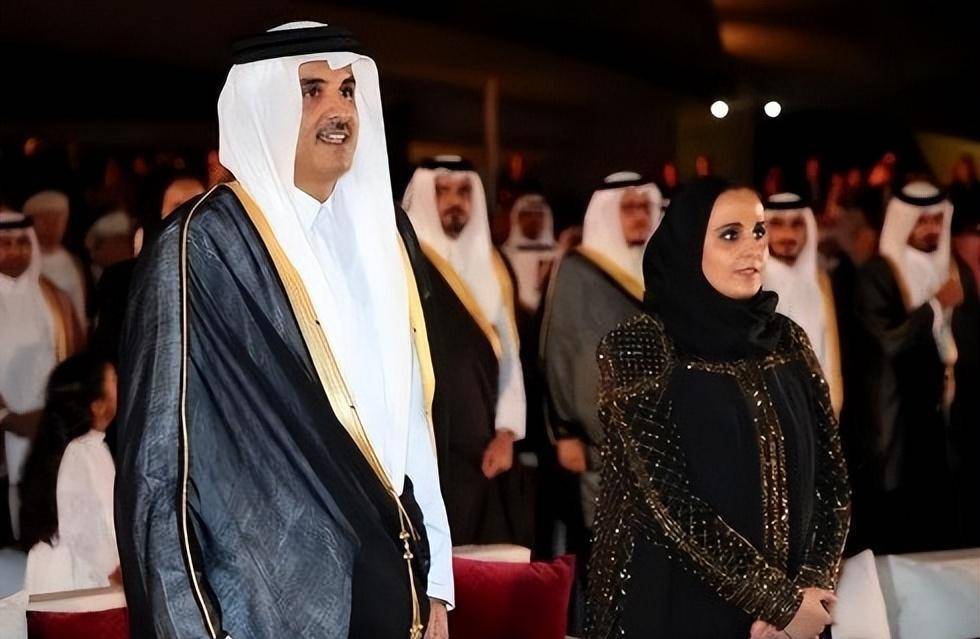 King of Qatar (six princesses of King Hamad of Qatar)